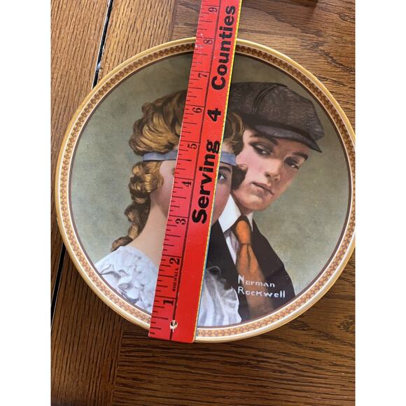 Norman Rockwell Tea Display Plate Vintage Knowles "Meeting on the Path" 1983 - Picture 2 of 4